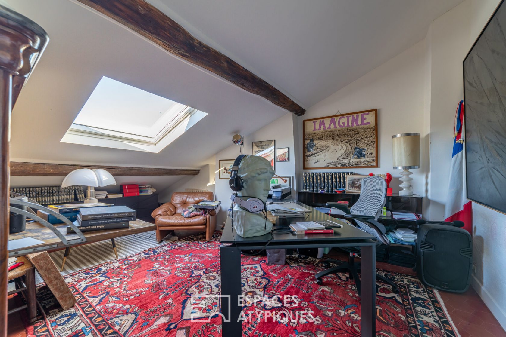 Apartment with terrace at the quais de la Fontaine