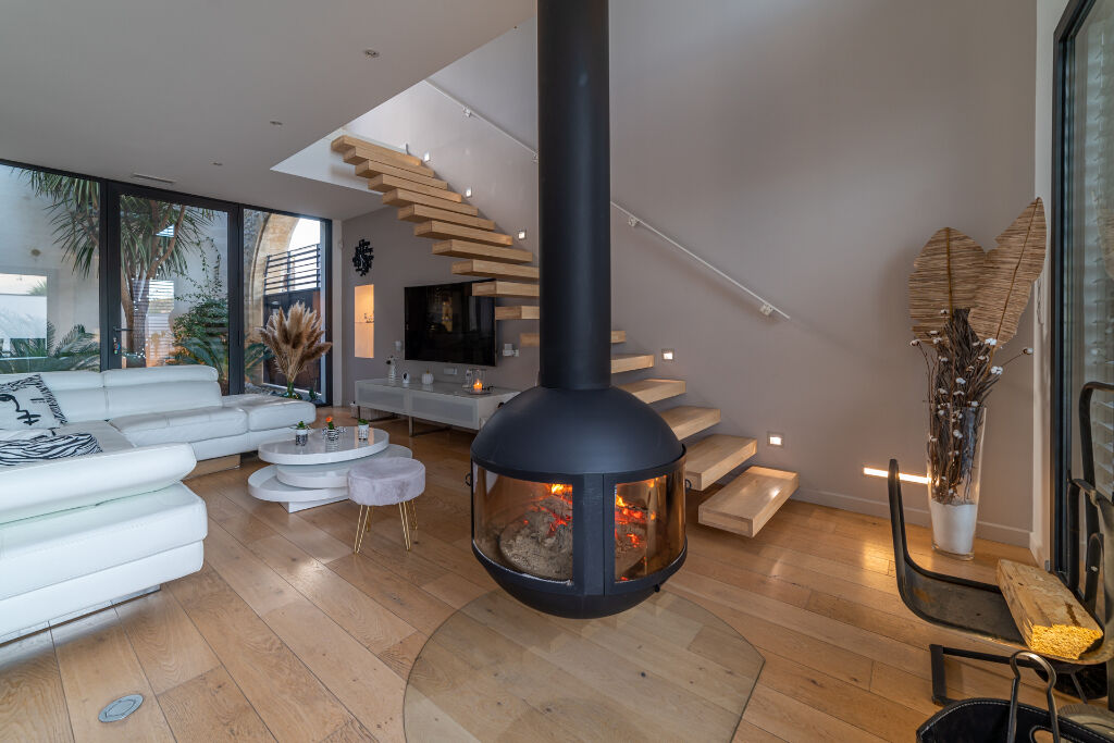 Sublime villa-loft with swimming pool