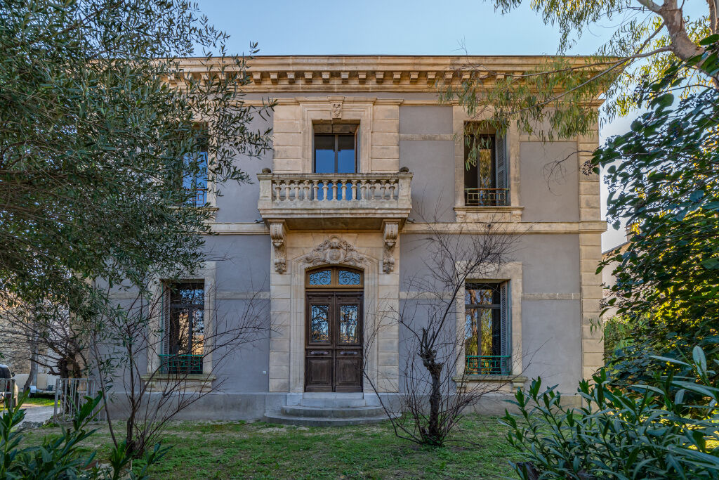 Exceptional mansion with outbuildings