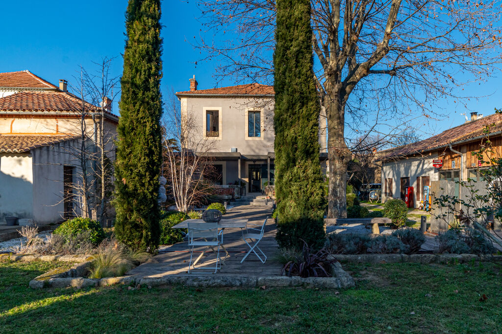 Exceptional mansion with outbuildings