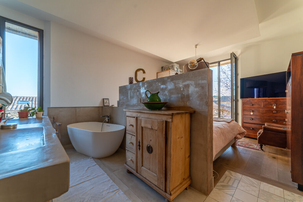 Exceptional mansion with outbuildings
