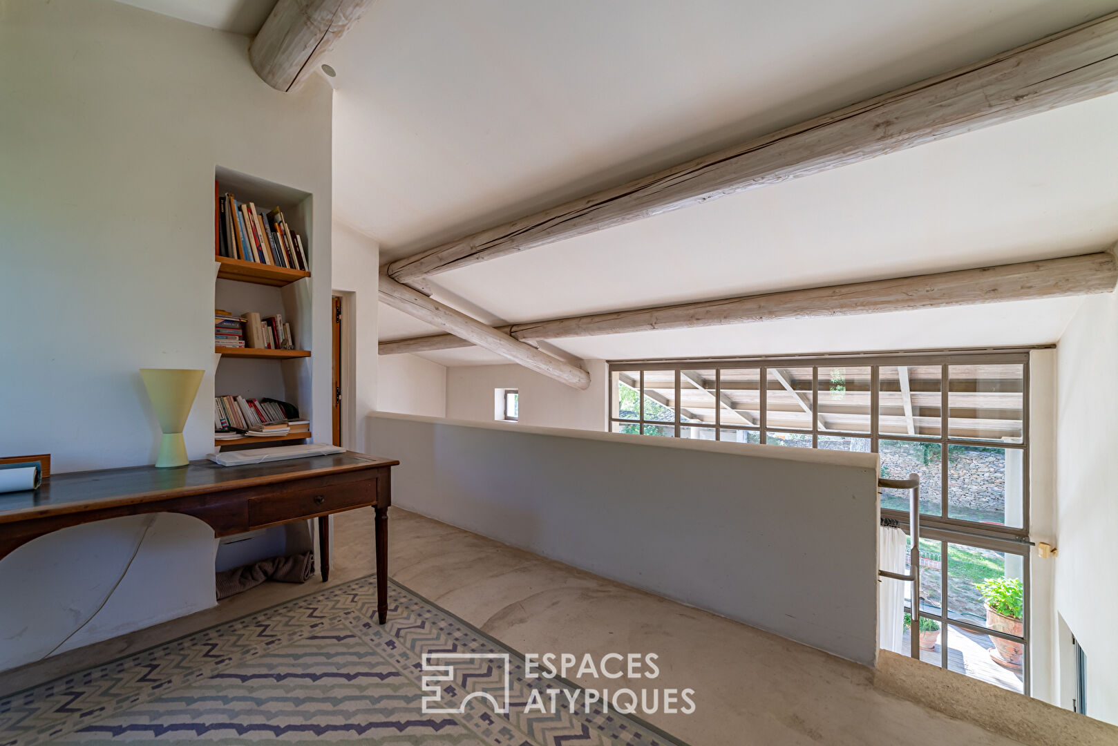 Timeless architect’s villa in the Planete district