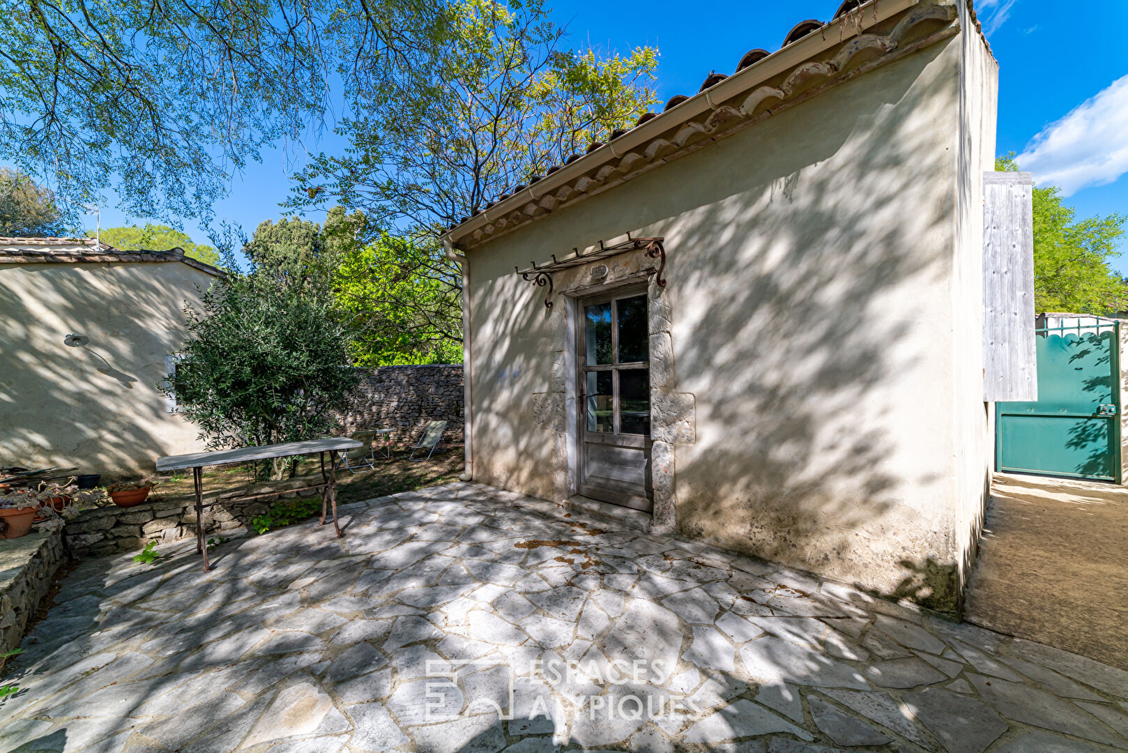 Timeless architect’s villa in the Planete district