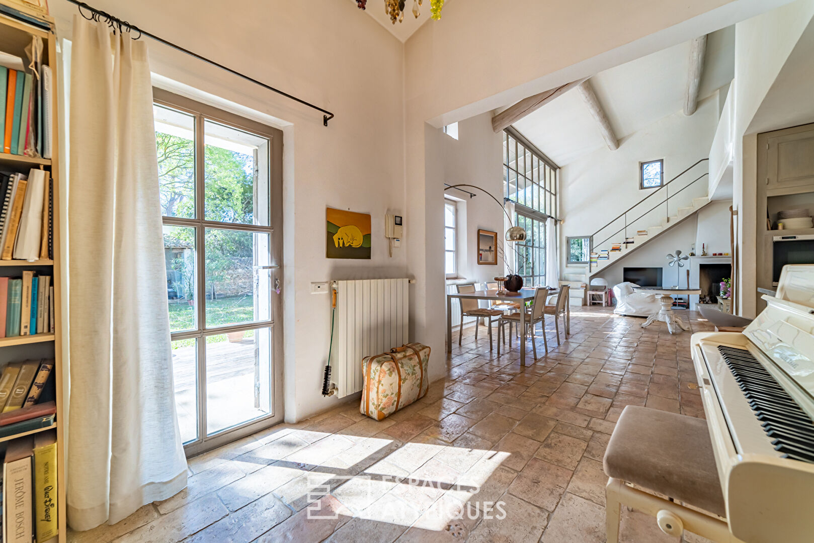 Timeless architect’s villa in the Planete district