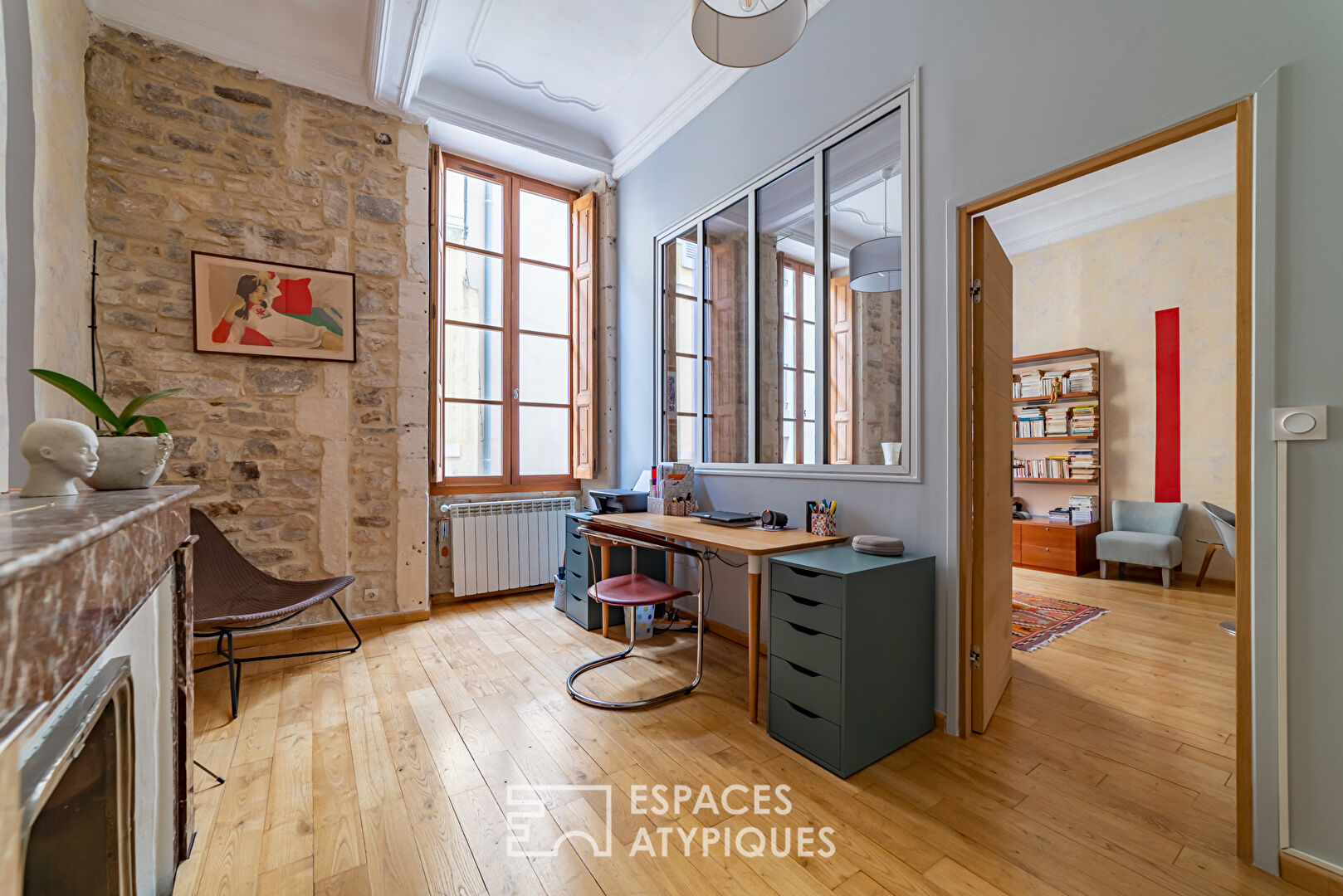 Nîmes Écusson, Superb 18th century apartment
