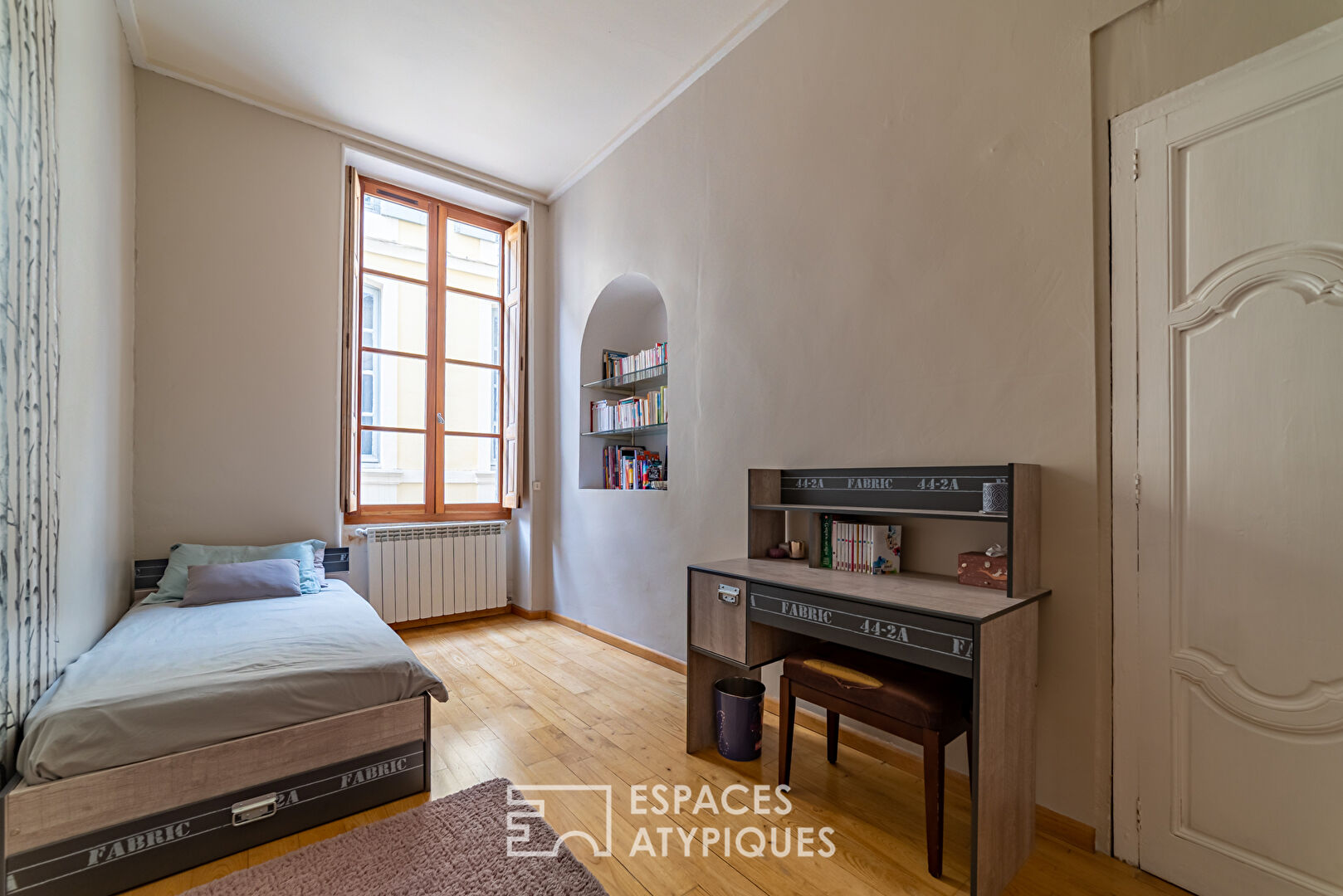 Nîmes Écusson, Superb 18th century apartment