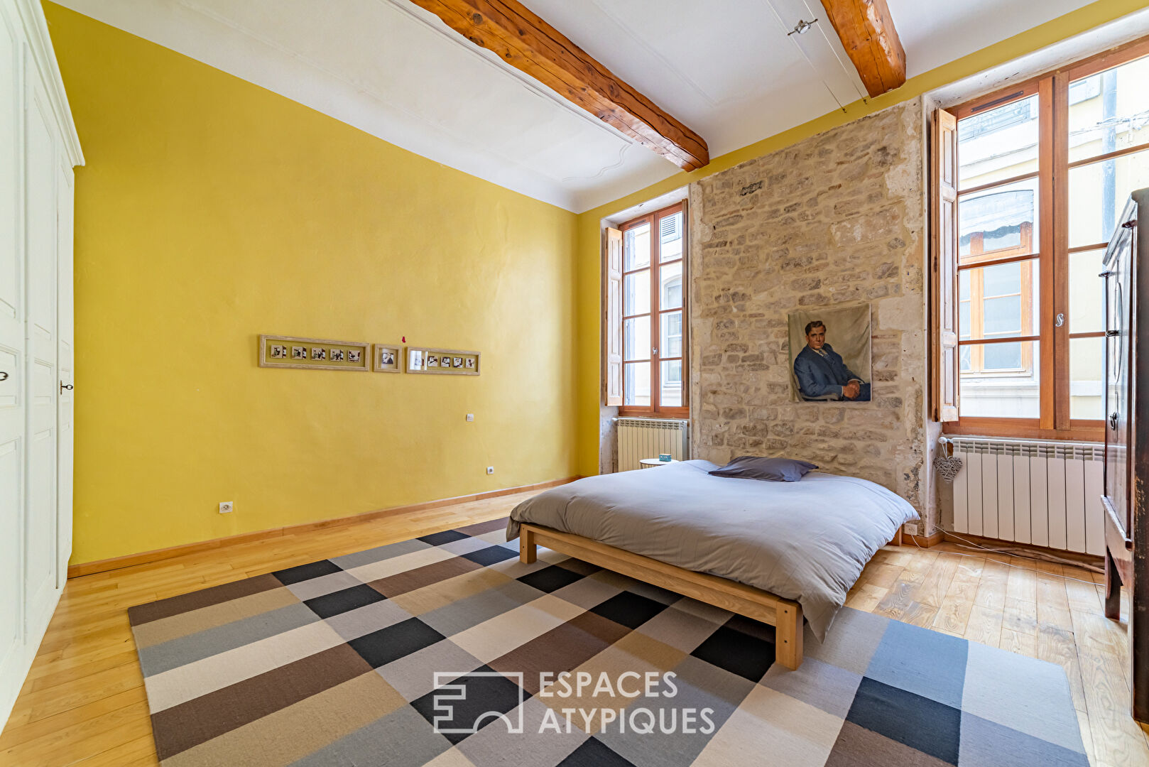 Nîmes Écusson, Superb 18th century apartment