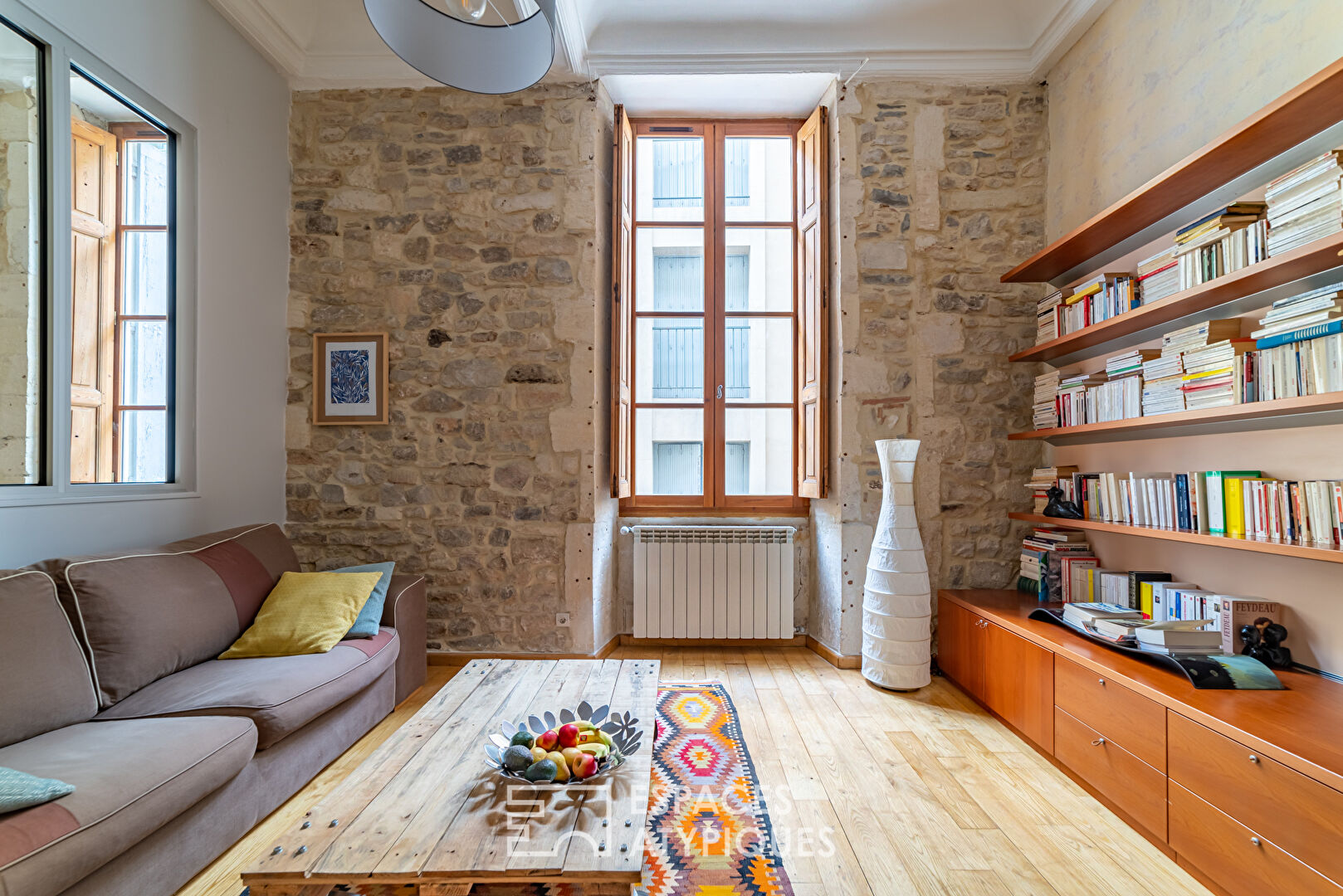 Nîmes Écusson, Superb 18th century apartment
