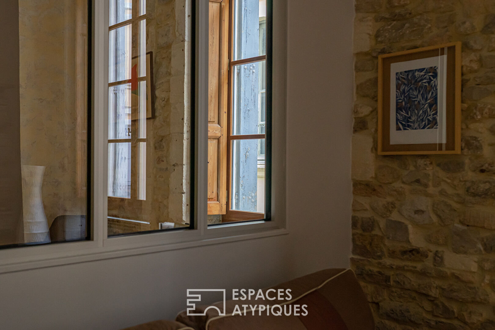 Nîmes Écusson, Superb 18th century apartment
