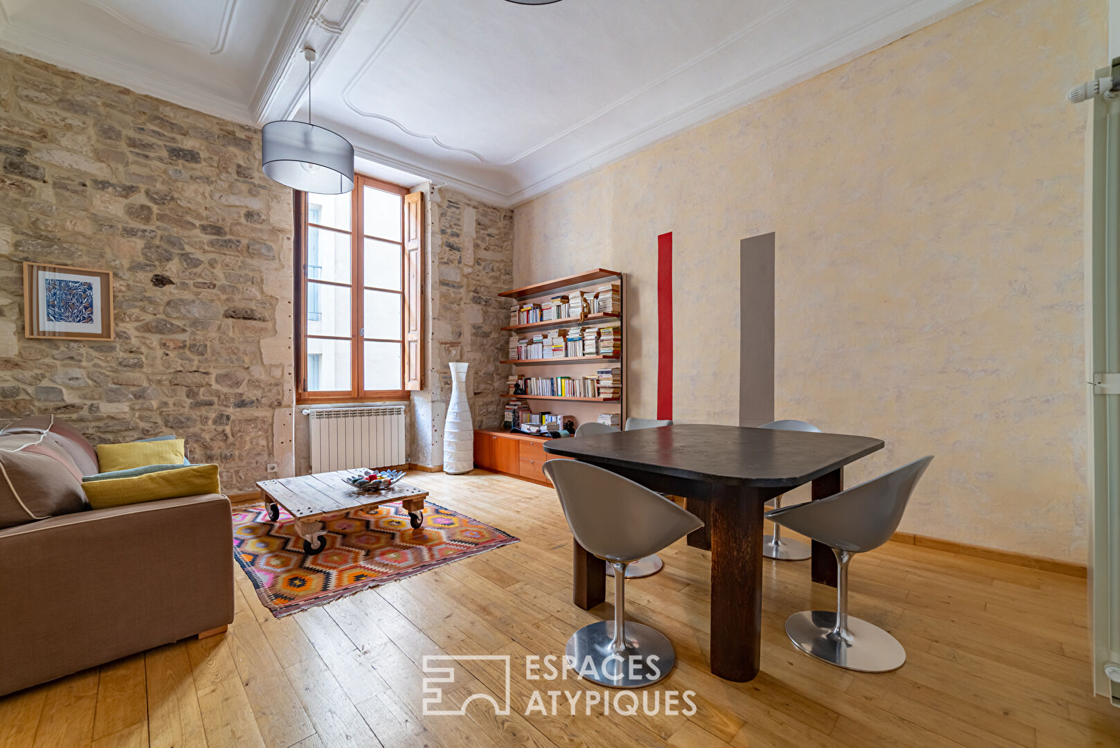 Nîmes Écusson, Superb 18th century apartment