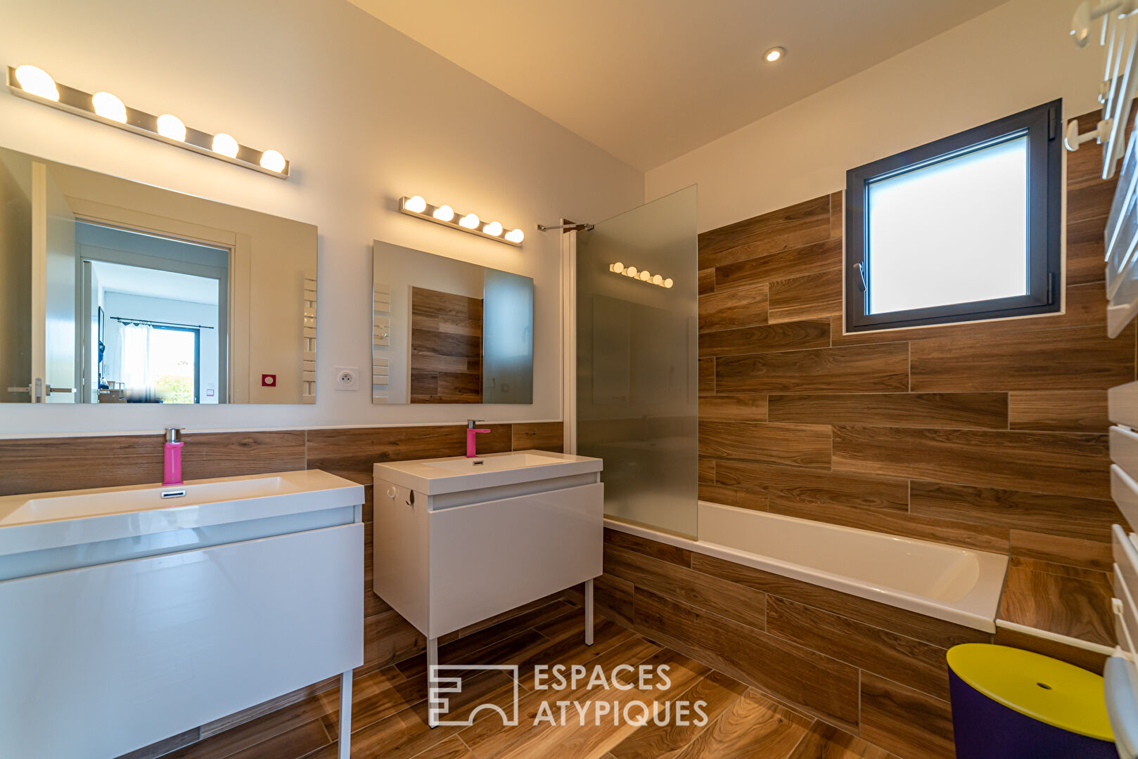 Très chic villa contemporaine aux portes de la Camargue