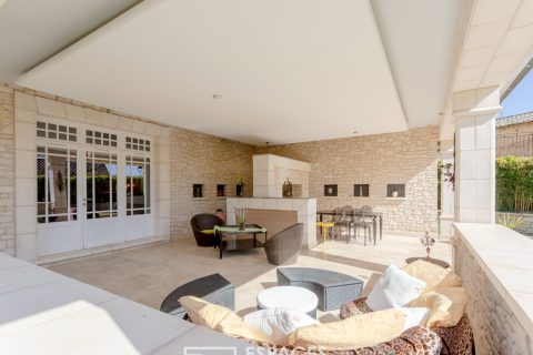 Farmhouse near Uzès in joint ownership with swimming pool
