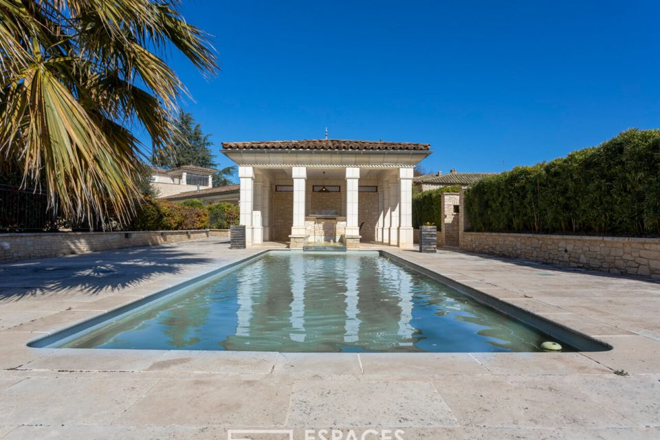 Mas proche d'Uzès dans copropriété avec piscine