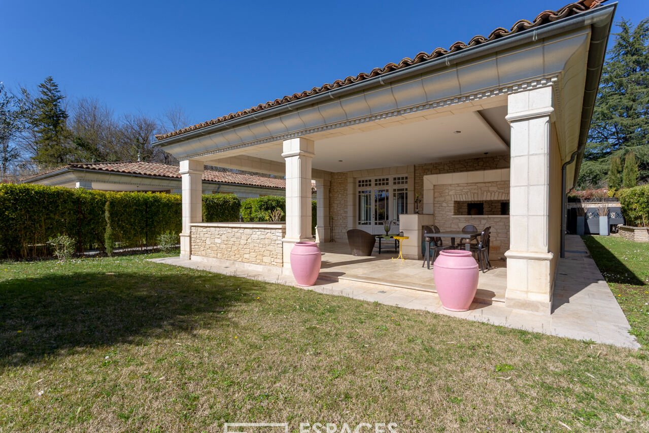 Farmhouse near Uzès in joint ownership with swimming pool