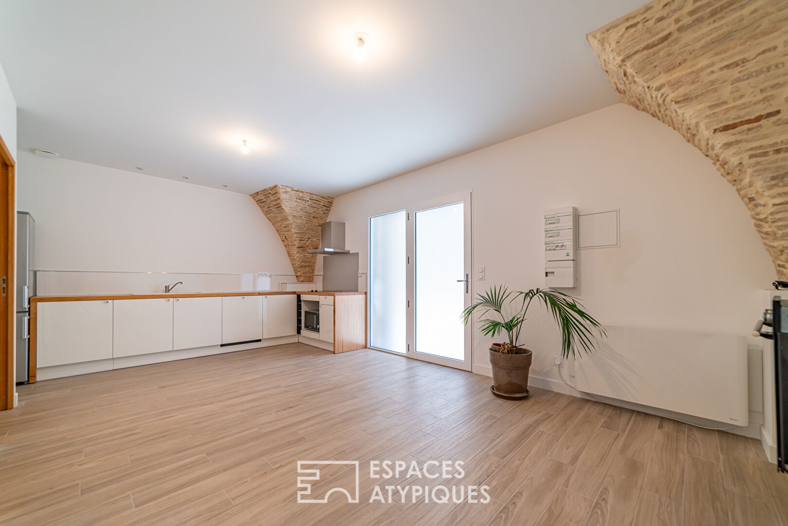 Maison de ville avec garage proche Arènes