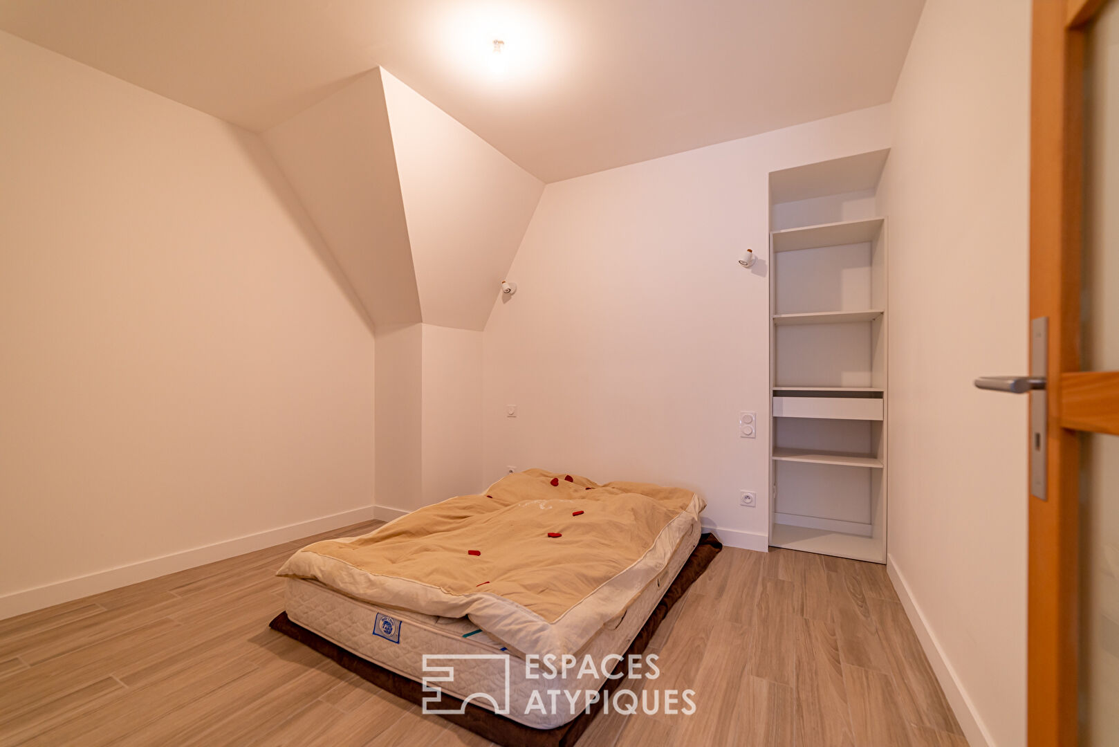 Maison de ville avec garage proche Arènes