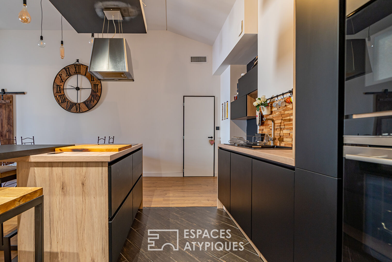 Maison de ville avec garage proche Arènes