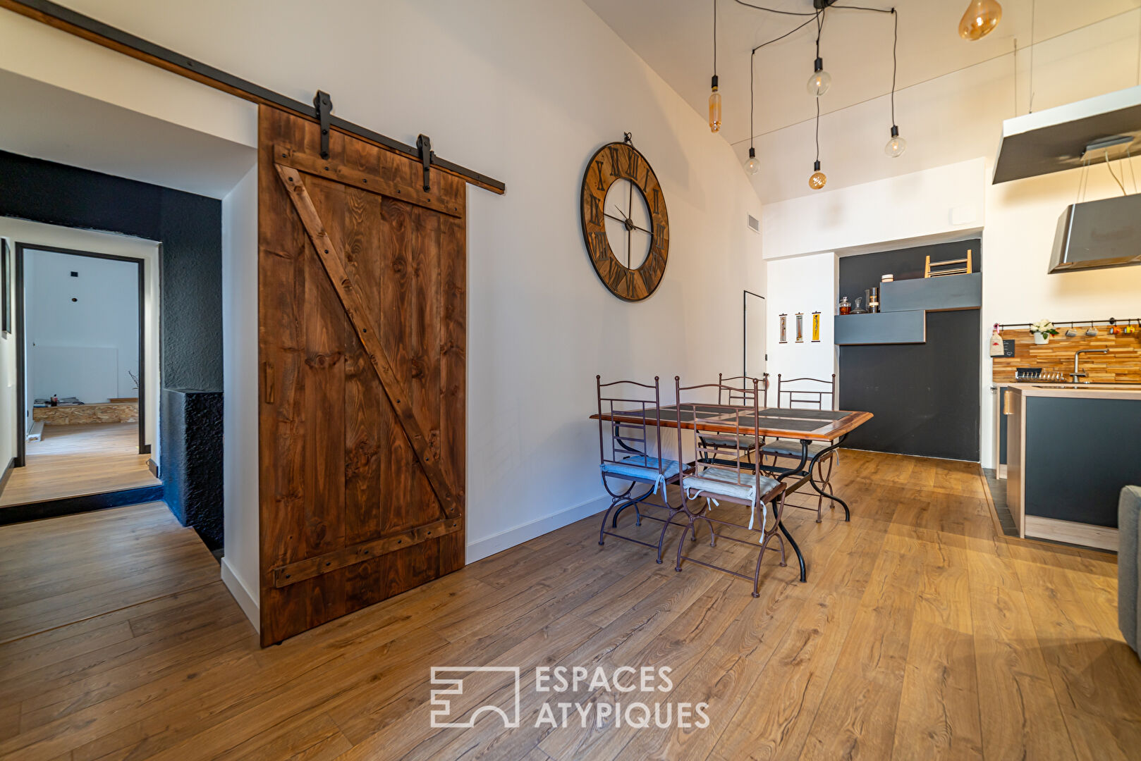 Maison de ville avec garage proche Arènes