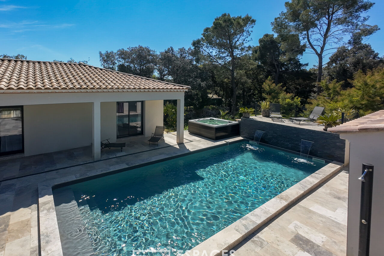 Villa contemporaine de plain-pied aux portes  d’Uzès