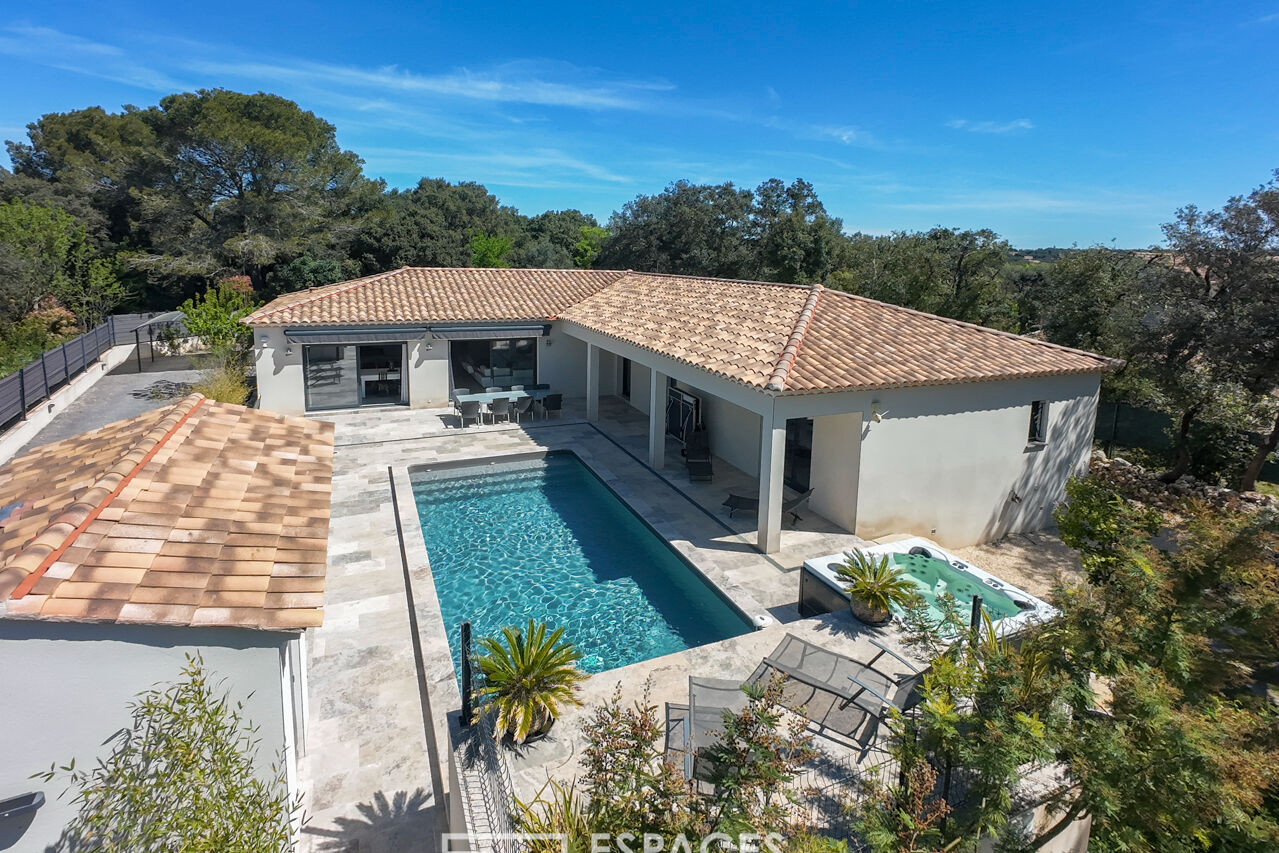 Villa contemporaine de plain-pied aux portes  d’Uzès