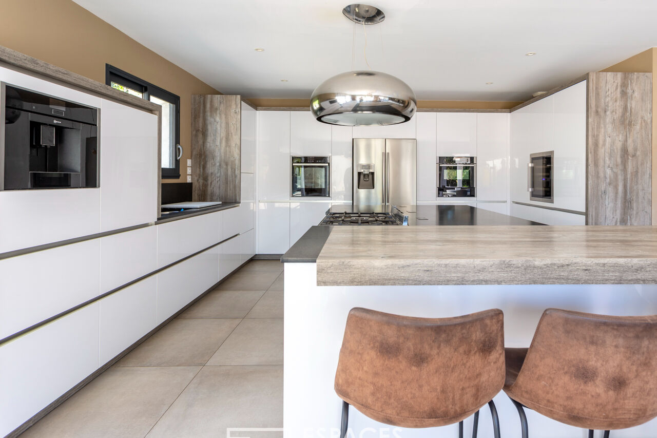 Villa contemporaine de plain-pied aux portes  d’Uzès