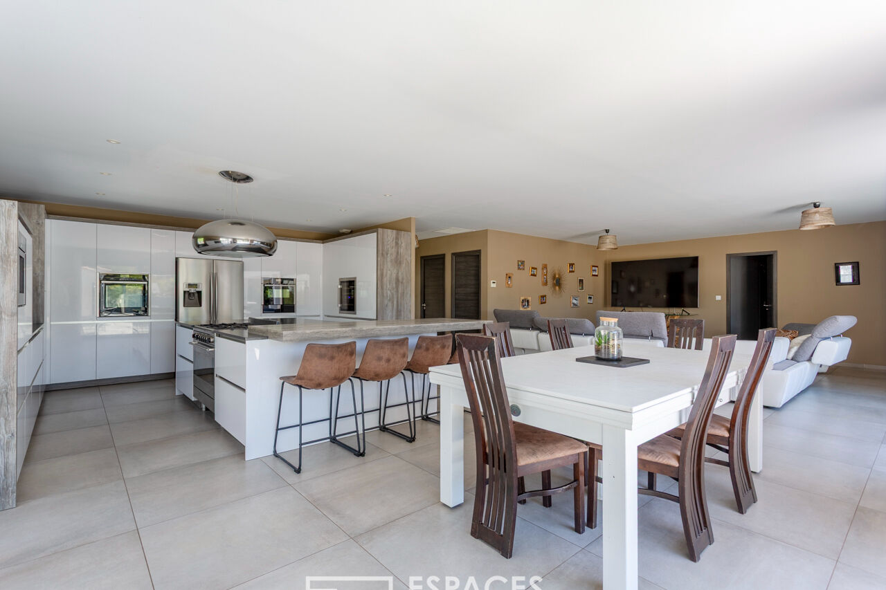 Villa contemporaine de plain-pied aux portes  d’Uzès