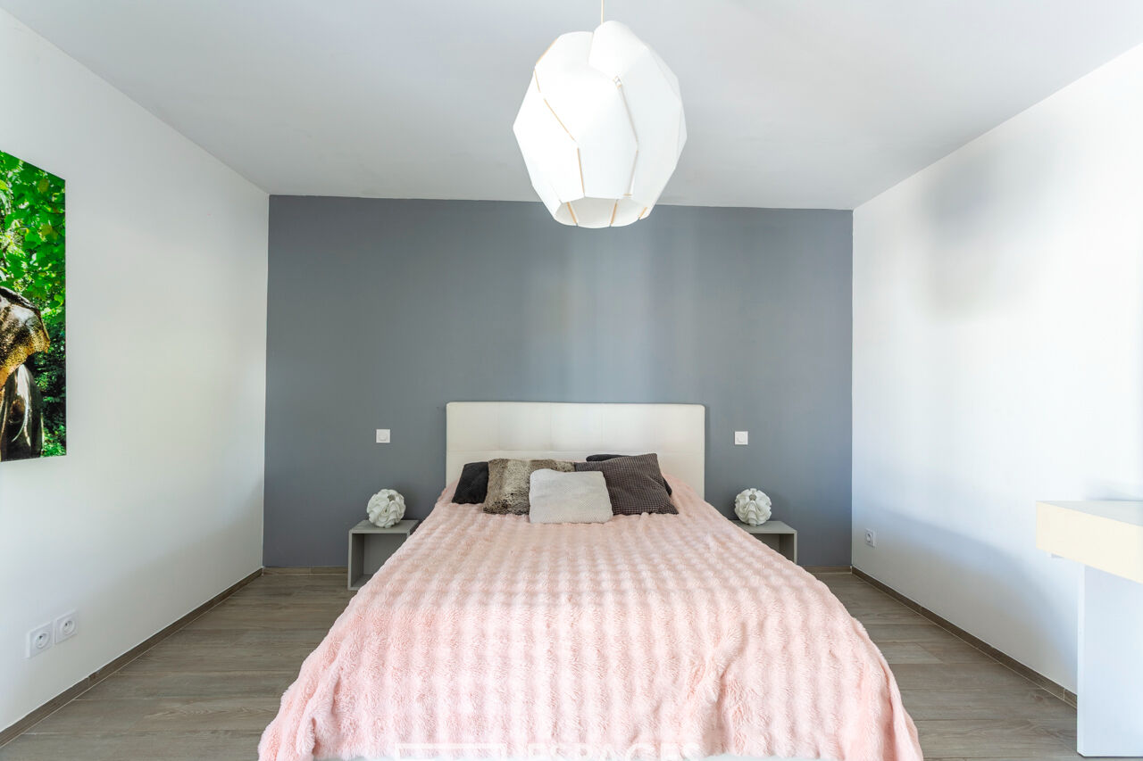 Villa contemporaine de plain-pied aux portes  d’Uzès