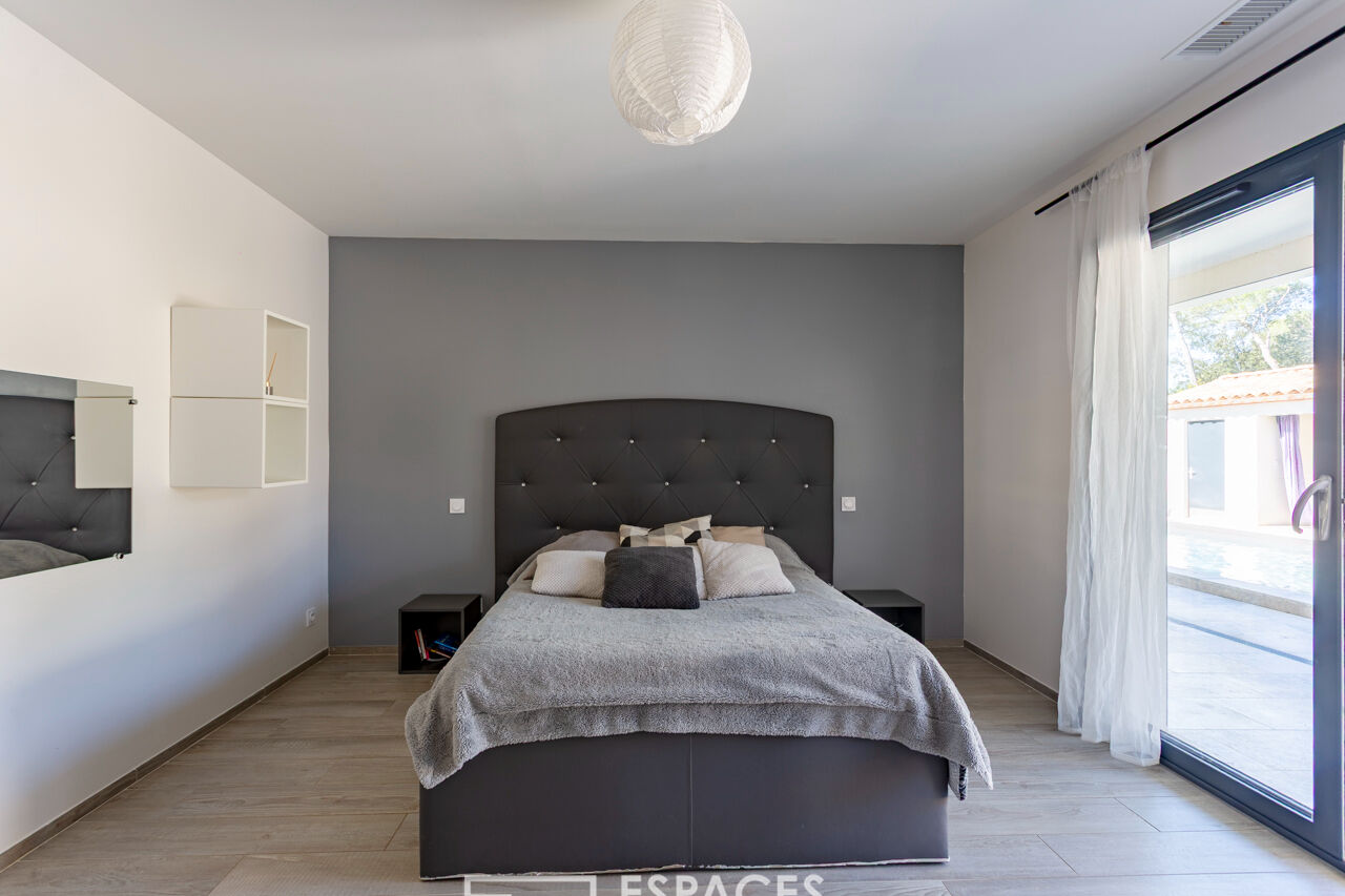 Villa contemporaine de plain-pied aux portes  d’Uzès
