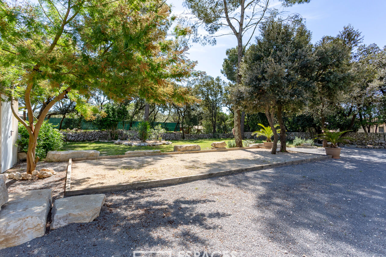 Villa contemporaine de plain-pied aux portes  d’Uzès
