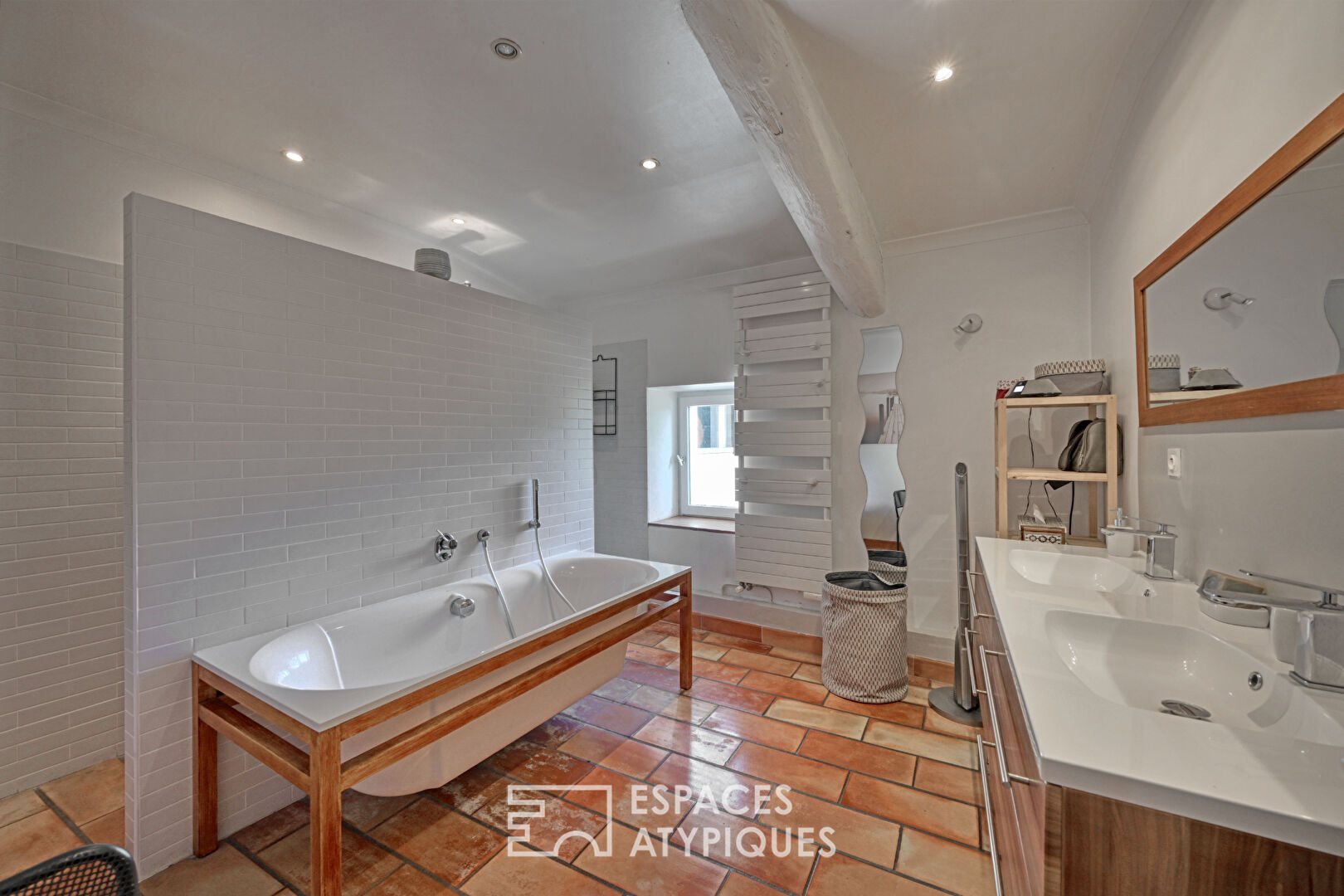 18th century farmhouse with swimming pool in the heart of the village