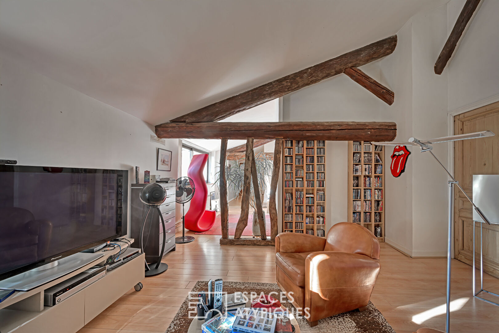 18th century farmhouse with swimming pool in the heart of the village