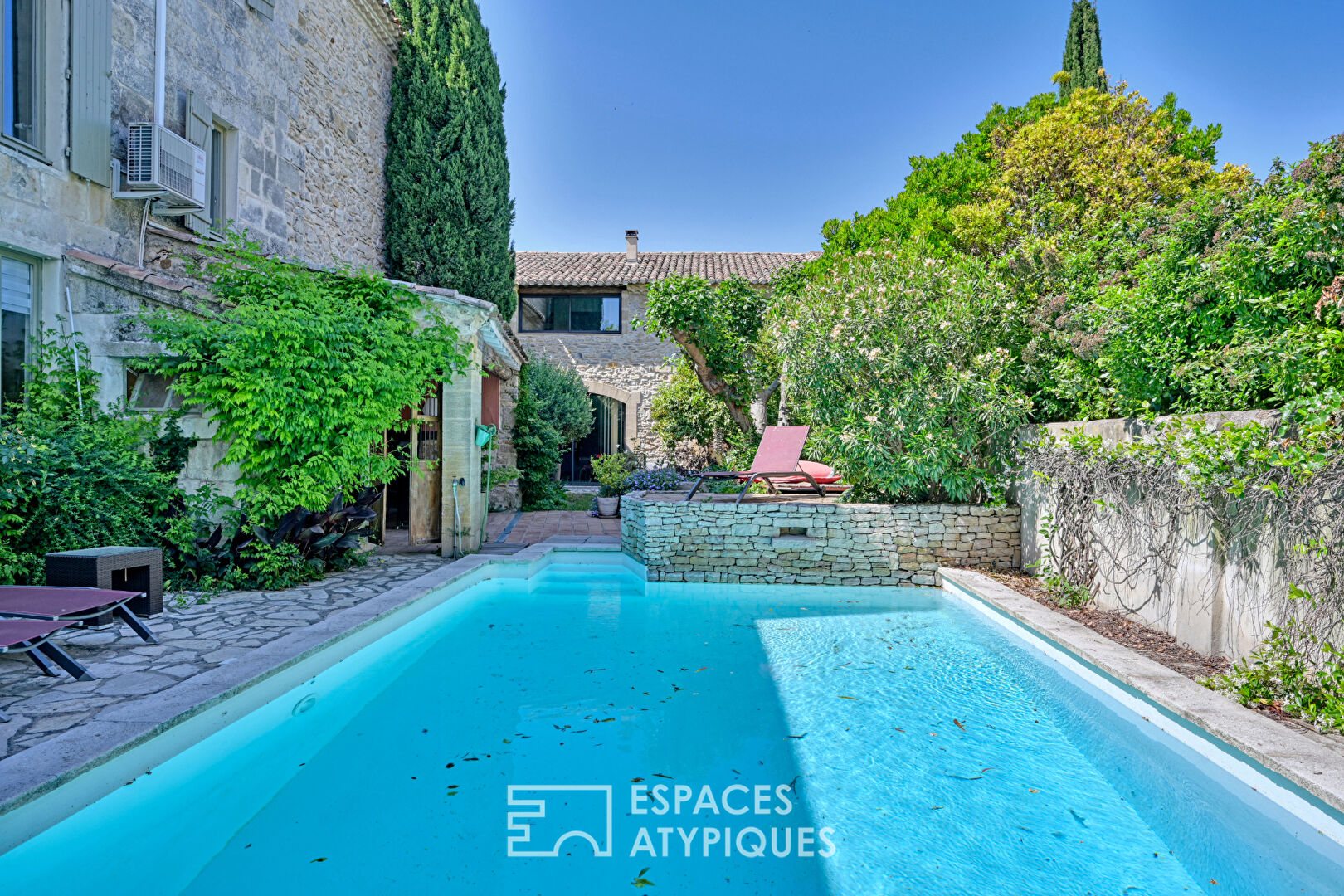 18th century farmhouse with swimming pool in the heart of the village