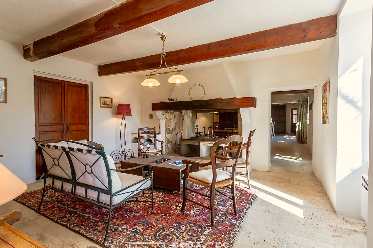 Warm renovated farmhouse near Uzès with swimming pool