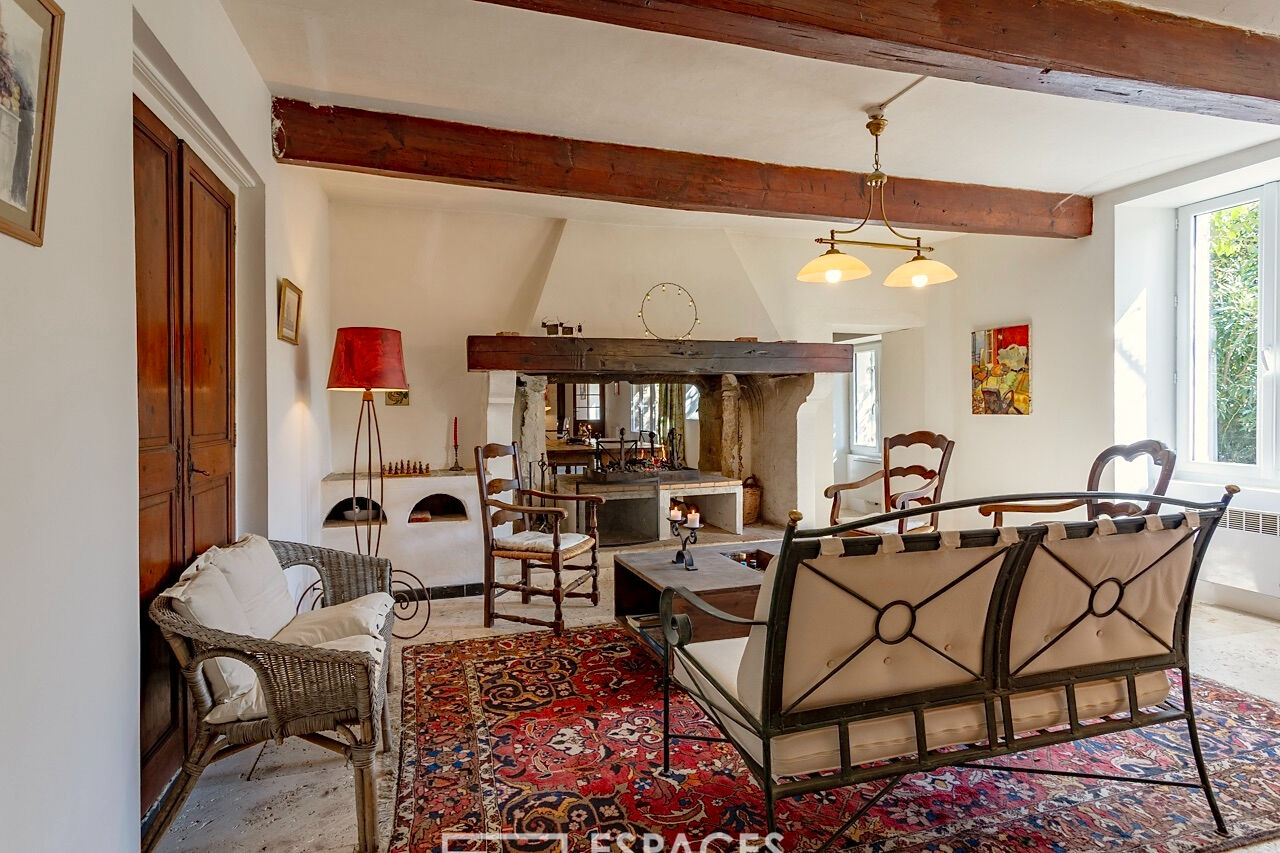 Warm renovated farmhouse near Uzès with swimming pool