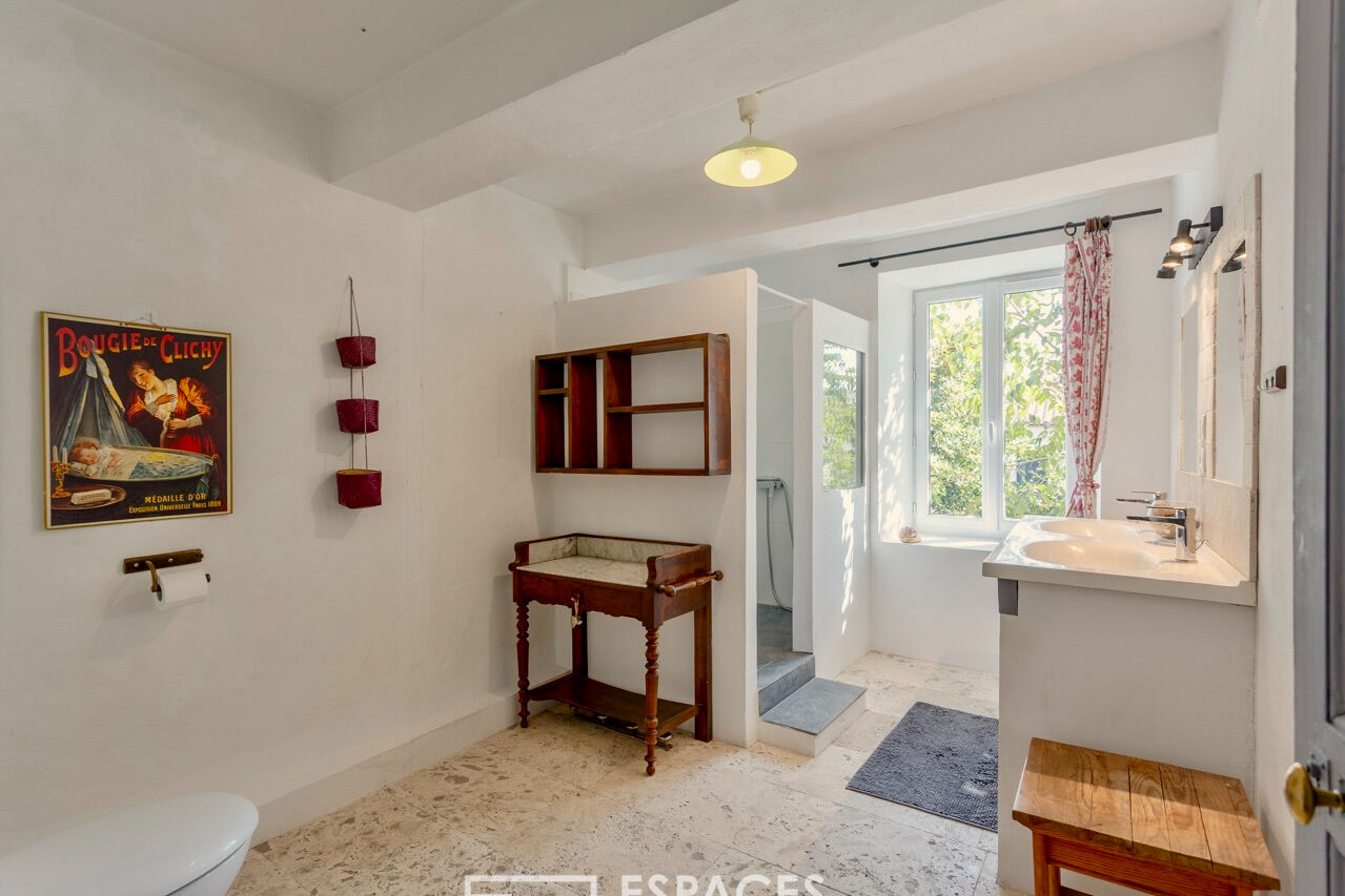 Warm renovated farmhouse near Uzès with swimming pool