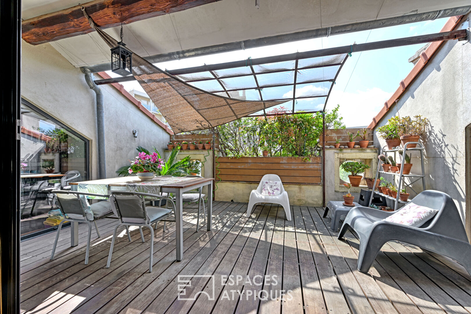 Appartement de charme avec terrasse au coeur de Nîmes