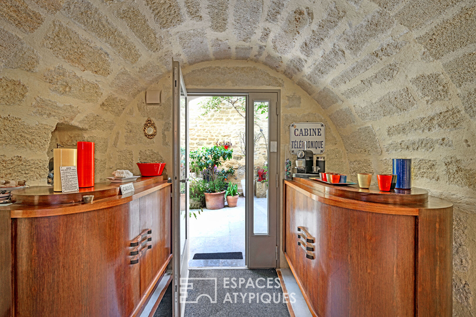 Chaleureuse maison meublée en coeur de village avec jardin