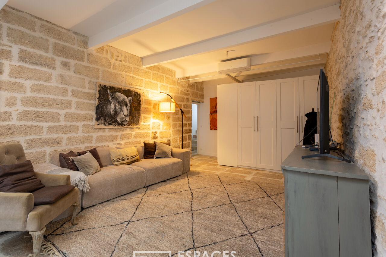 Caractère et panorama : maison ancienne avec piscine proche Uzès