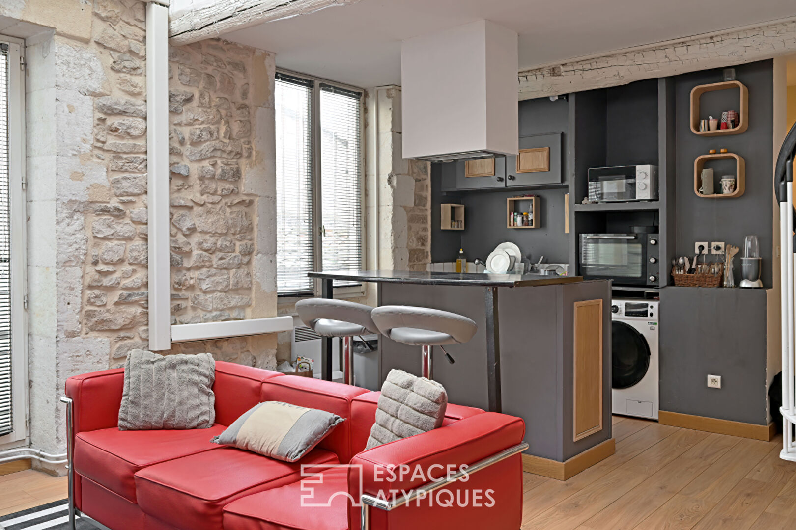 Bright duplex in the heart of the city