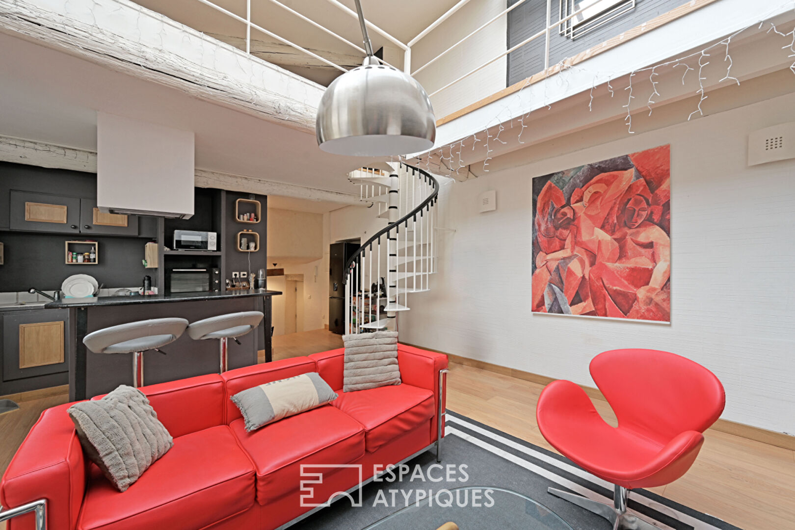 Bright duplex in the heart of the city