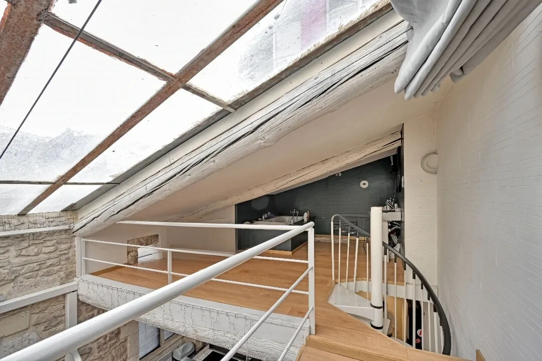 Bright duplex in the heart of the city