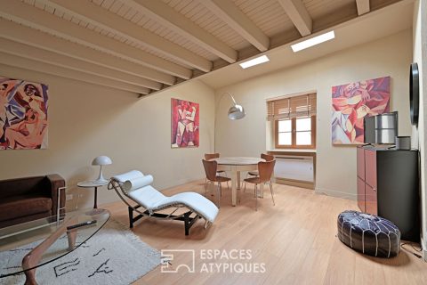 Charming furnished duplex – city center