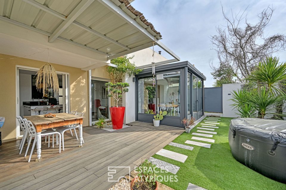 Maison contemporaine au calme, en plein coeur de village