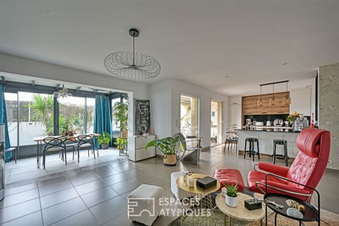 Maison contemporaine au calme, en plein coeur de village