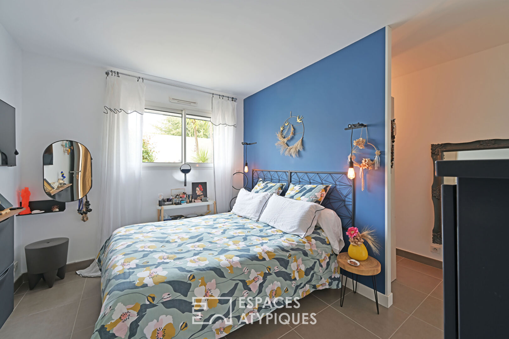 Maison contemporaine au calme, en plein coeur de village