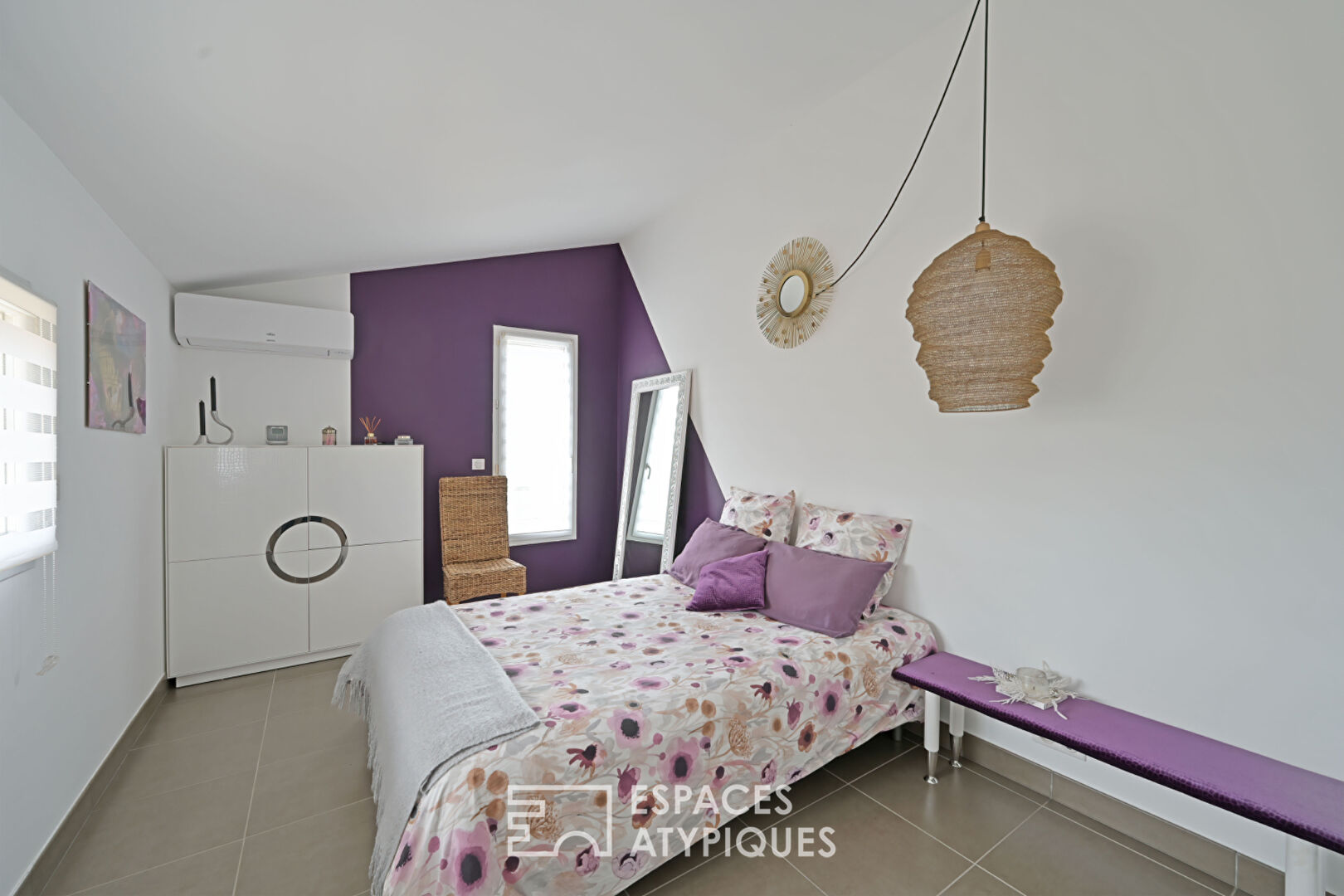 Maison contemporaine au calme, en plein coeur de village