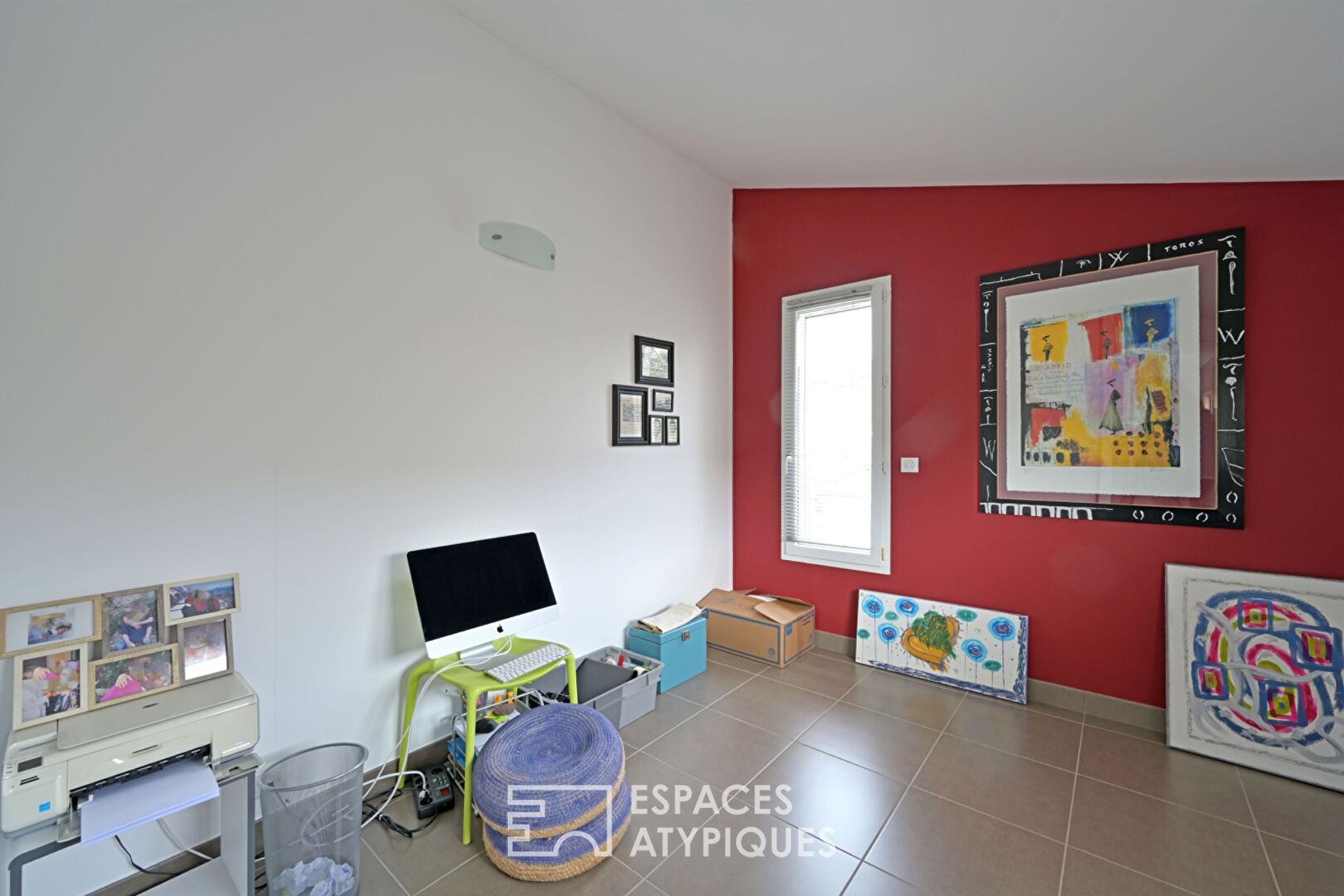 Maison contemporaine au calme, en plein coeur de village