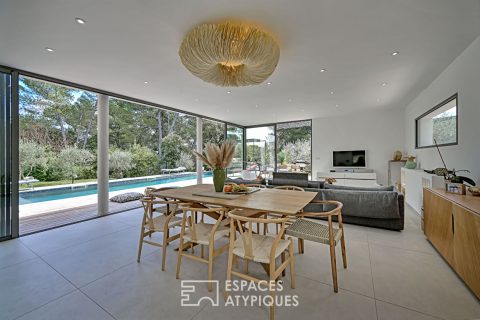 Bright contemporary villa with 15m pool