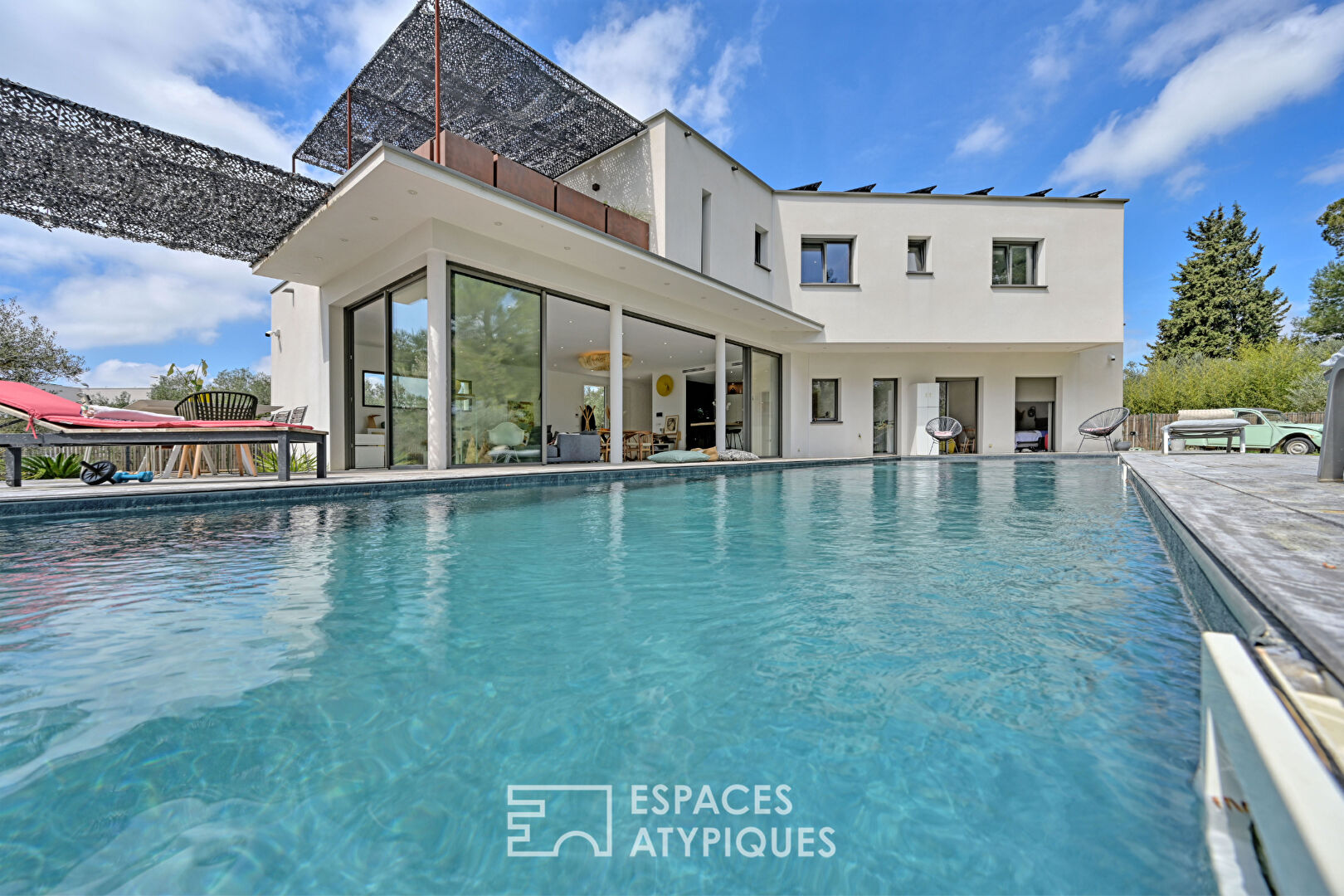 Bright contemporary villa with 15m pool