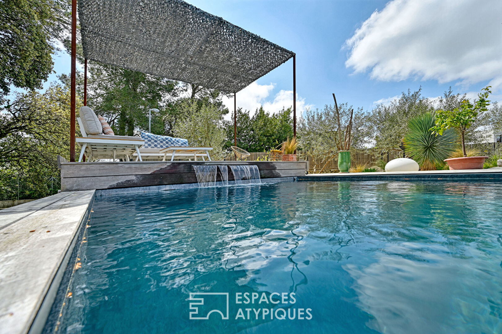 Bright contemporary villa with 15m pool